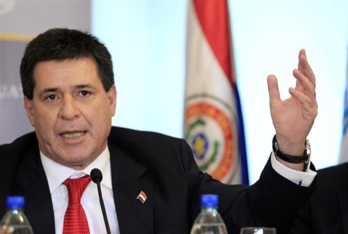 Horacio Cartes Presidente Presidente horacio cartes arriba a