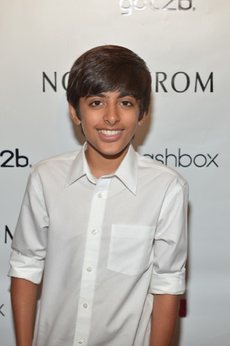 Karan Brar Karan Brar asiste a NYLON y el tigre de Onitsuka celebra